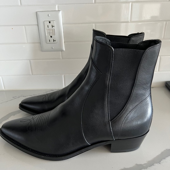 CELINE Men’s Chelsea Boot - Picture 4 of 7